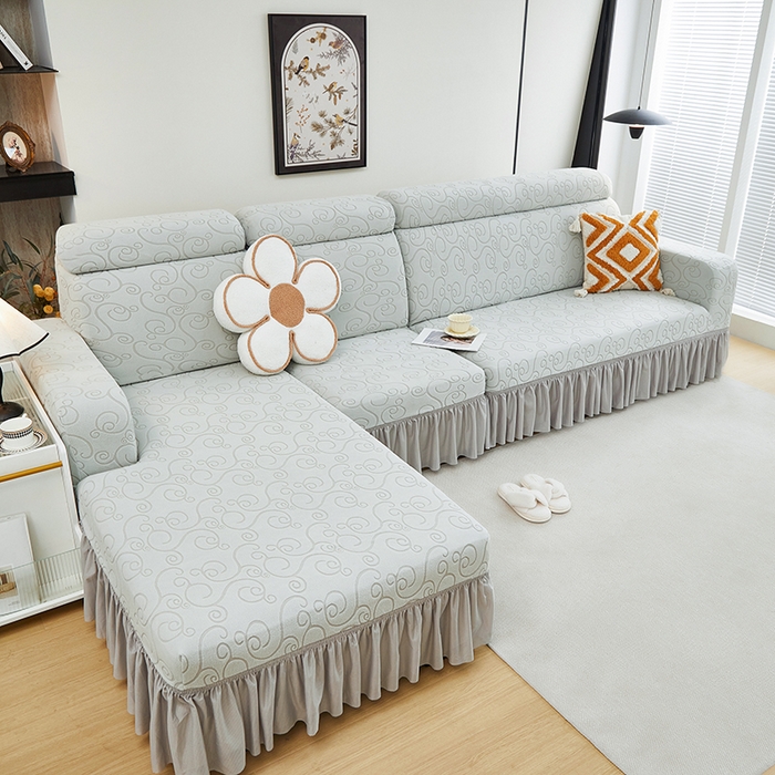 91家纺网 家纺一手货源 找家纺 丝绮鹿 2024新款雕花绒年华系列裙边沙发套（贵妃图） 浅灰