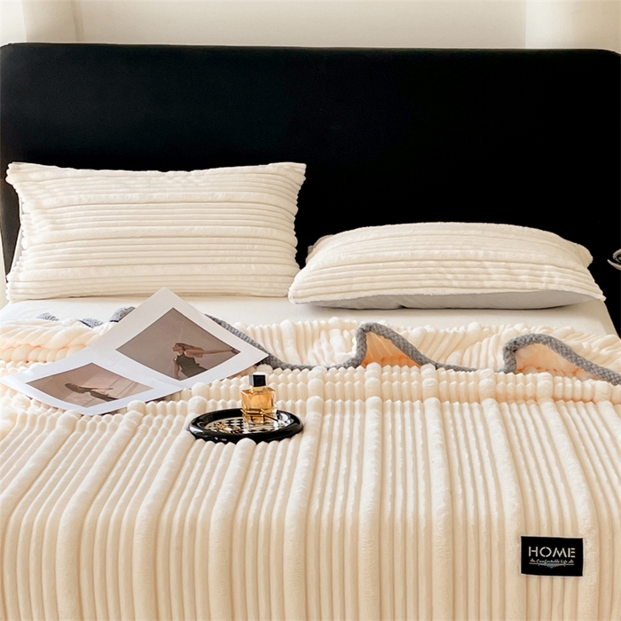 91家纺网 家纺一手货源 找家纺 梦舒羽 2025新款兔毛绒子母条枕套 本白