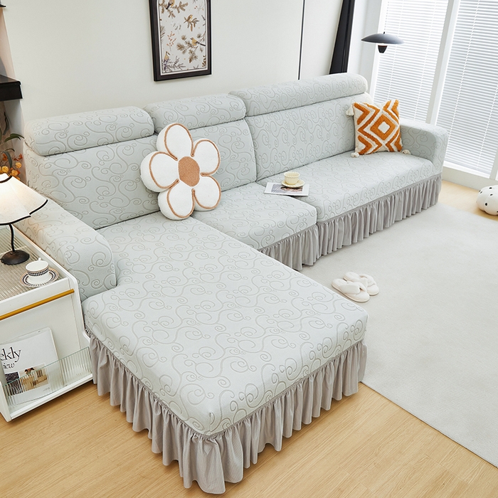 91家纺网 家纺一手货源 找家纺 丝绮鹿 2024新款雕花绒年华系列裙边沙发套（贵妃图） 浅灰