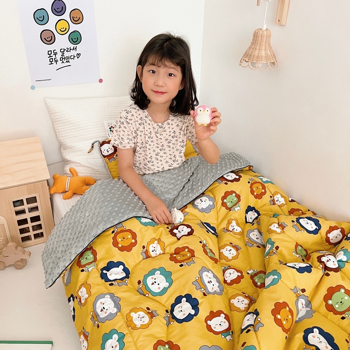 91家纺网 家纺一手货源 找家纺 吉咪兔 24年新款幼儿园卡通全棉豆豆被冬季纯棉儿童豆豆毯加厚棉被安抚秋冬宝宝被子 小狮子