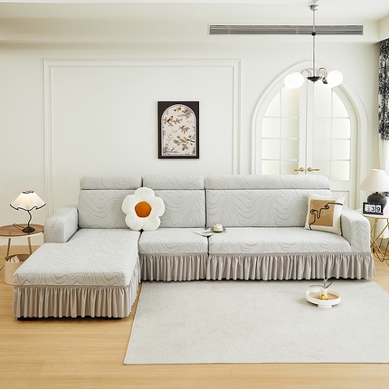 91家纺网 家纺一手货源 找家纺 （总）丝绮鹿 2024新款雕花绒曲意系列沙发套裙边款（贵妃图）