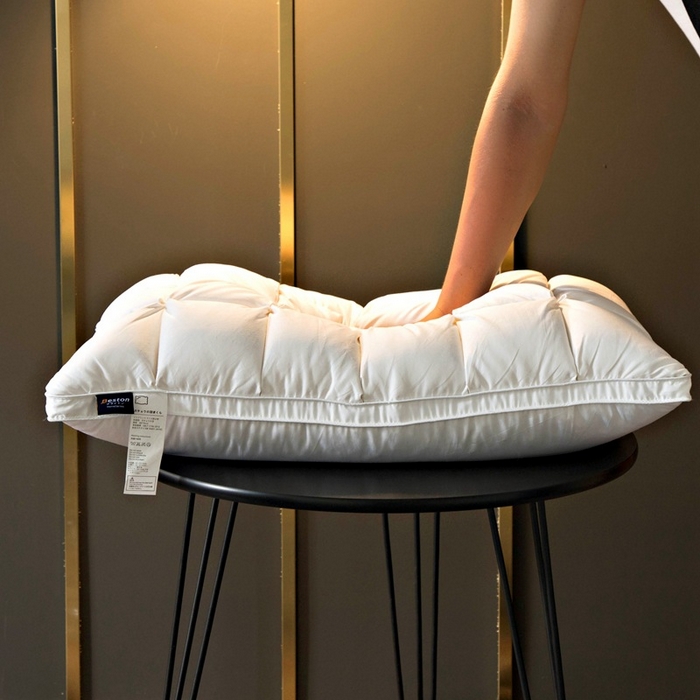 91家纺网 家纺一手货源 找家纺 （总）颐羽达 新款80柔赛丝面包羽绒枕 立体扭花鹅绒枕芯 酒店宾馆成人枕头