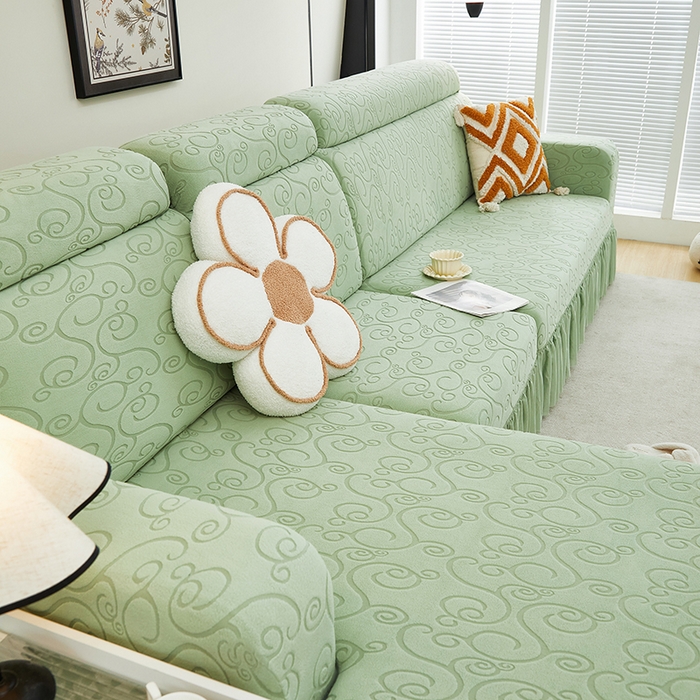 91家纺网 家纺一手货源 找家纺 丝绮鹿 2024新款雕花绒年华系列裙边沙发套（贵妃图） 草绿