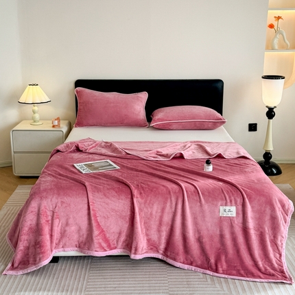 91家纺网 家纺一手货源 找家纺 （总）恋人优选 新款柔软亲肤A类双面牛奶绒毛毯床单多功能毯