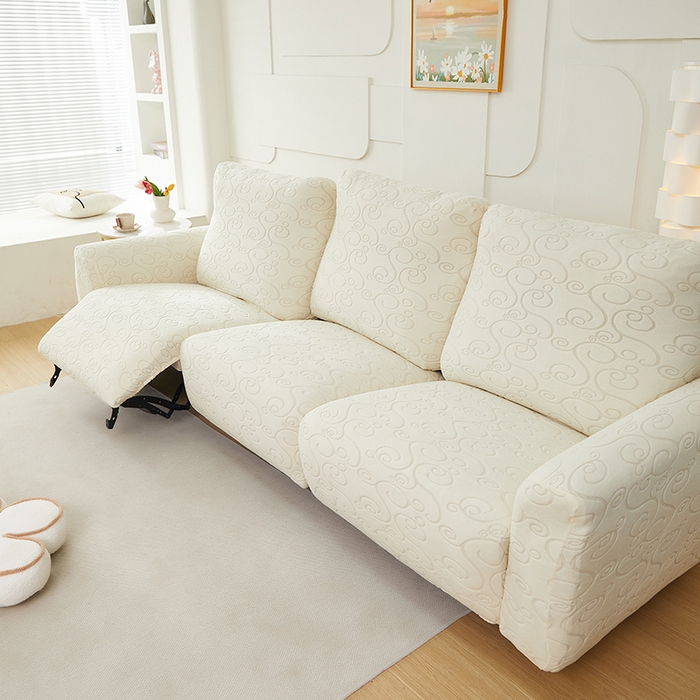 91家纺网 家纺一手货源 找家纺 丝绮鹿 2024新款雕花绒年华系列-芝华士沙发套 米白