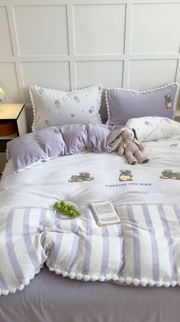 91家纺网 家纺一手货源 找家纺 柚子YOUTH 2024新款毛球花边三拼牛奶绒四件套 小紫兔