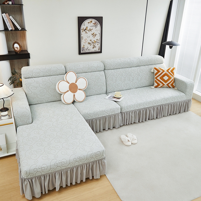 91家纺网 家纺一手货源 找家纺 丝绮鹿 2024新款雕花绒年华系列裙边沙发套（贵妃图） 浅灰