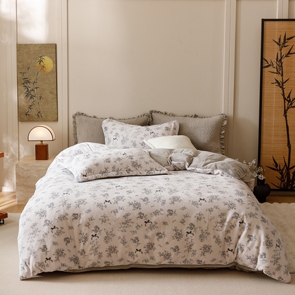 91家纺网 家纺一手货源 找家纺 富瑞阁 2024爆款牛奶绒花边床盖四件套多件套复古中式法式美拉德 妹雅