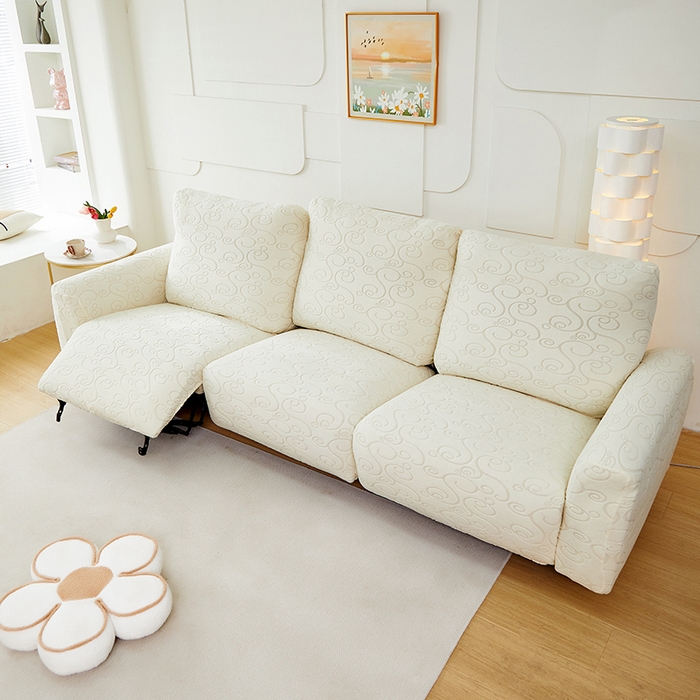 91家纺网 家纺一手货源 找家纺 丝绮鹿 2024新款雕花绒年华系列-芝华士沙发套 米白