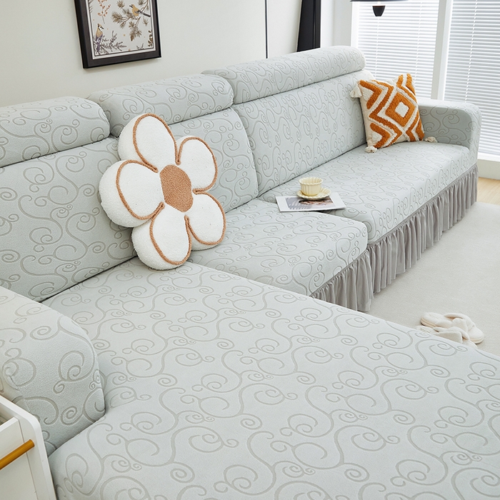 91家纺网 家纺一手货源 找家纺 丝绮鹿 2024新款雕花绒年华系列裙边沙发套（贵妃图） 浅灰