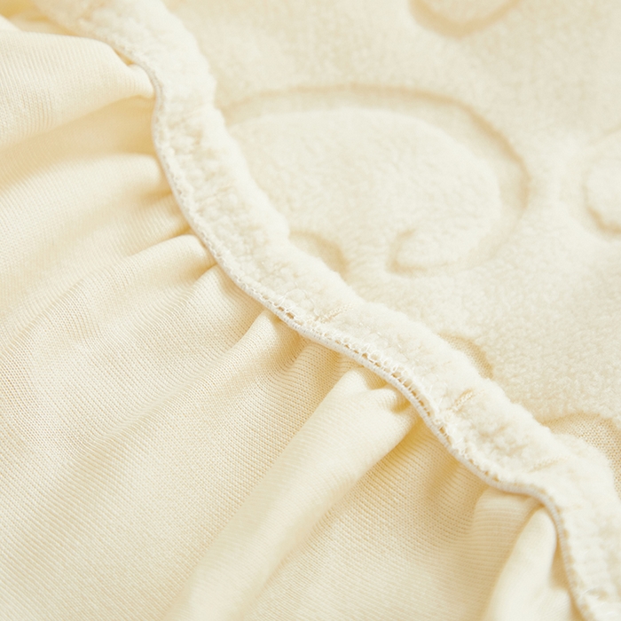 91家纺网 家纺一手货源 找家纺 丝绮鹿 2024新款雕花绒年华系列-弧形椅子套 米白