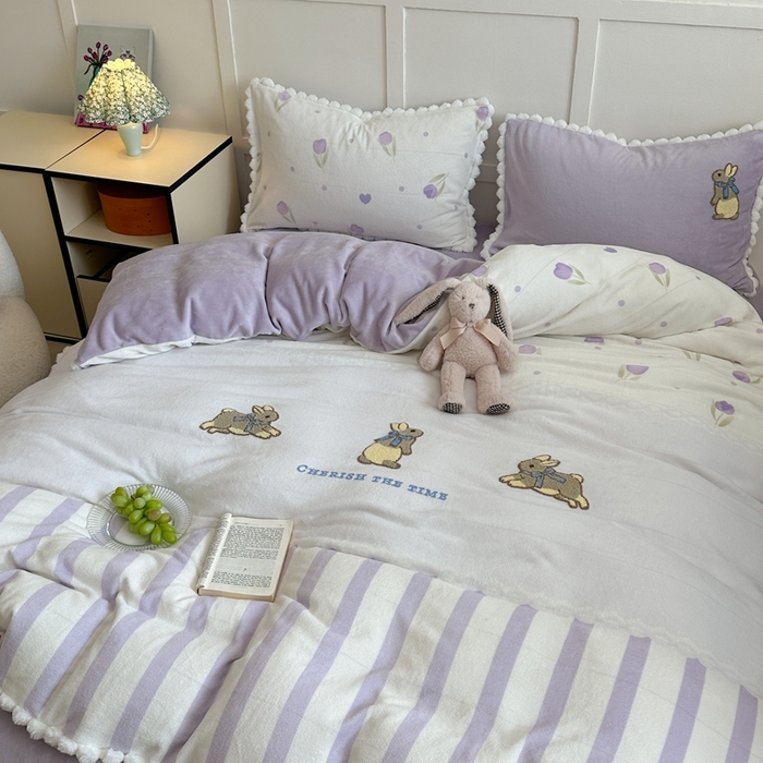 91家纺网 家纺一手货源 找家纺 柚子YOUTH 2024新款毛球花边三拼牛奶绒四件套 小紫兔