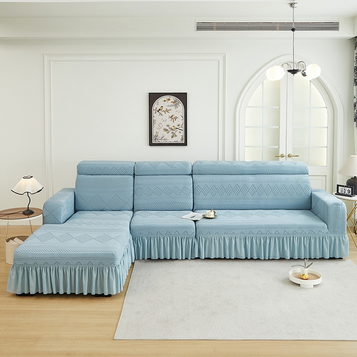 91家纺网 家纺一手货源 找家纺 丝绮鹿 2024新款雕花绒菲亚沙发套裙边款（贵妃图） 淡蓝