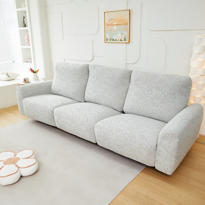 91家纺网 家纺一手货源 找家纺 丝绮鹿 2024新款雕花绒年华系列-芝华士沙发套 浅灰