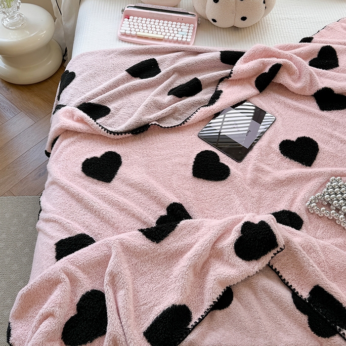 91家纺网 家纺一手货源 找家纺 吉象家纺 2024新款A类高克重棉舒绒贝壳包边毛毯 爱心粉