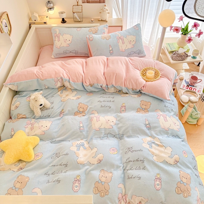 91家纺网 家纺一手货源 找家纺 呗旺鹿 2024新款高克重卡通印花毛巾绣牛奶绒四件套 咪咪乐园