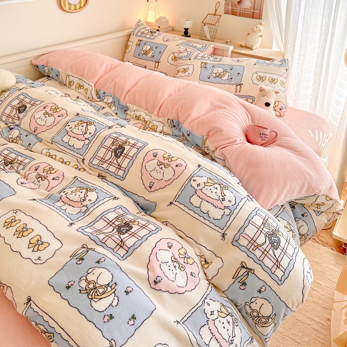 91家纺网 家纺一手货源 找家纺 呗旺鹿 2024新款高克重卡通印花毛巾绣牛奶绒四件套 蝴蝶结小狗-蓝