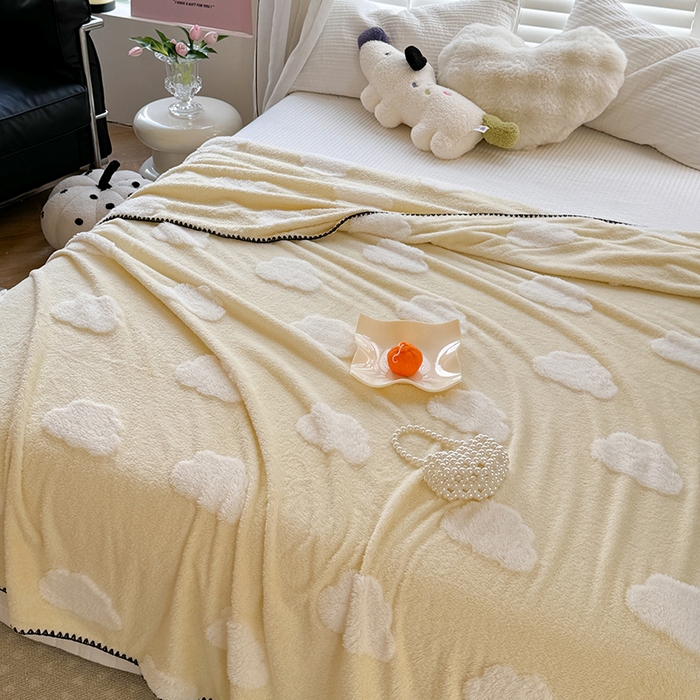 91家纺网 家纺一手货源 找家纺 吉象家纺 2024新款A类高克重棉舒绒贝壳包边毛毯 白云朵朵黄