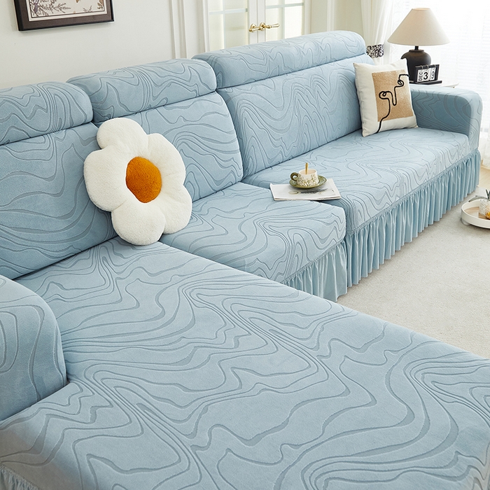 91家纺网 家纺一手货源 找家纺 丝绮鹿 2024新款雕花绒曲意系列沙发套裙边款（贵妃图） 淡蓝