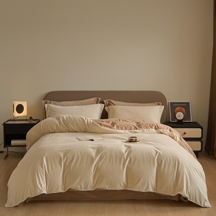 91家纺网 家纺一手货源 找家纺 万盛家纺 2025新款德芙绒牛奶绒法莱绒水晶绒双拼单被套 古董银-香槟