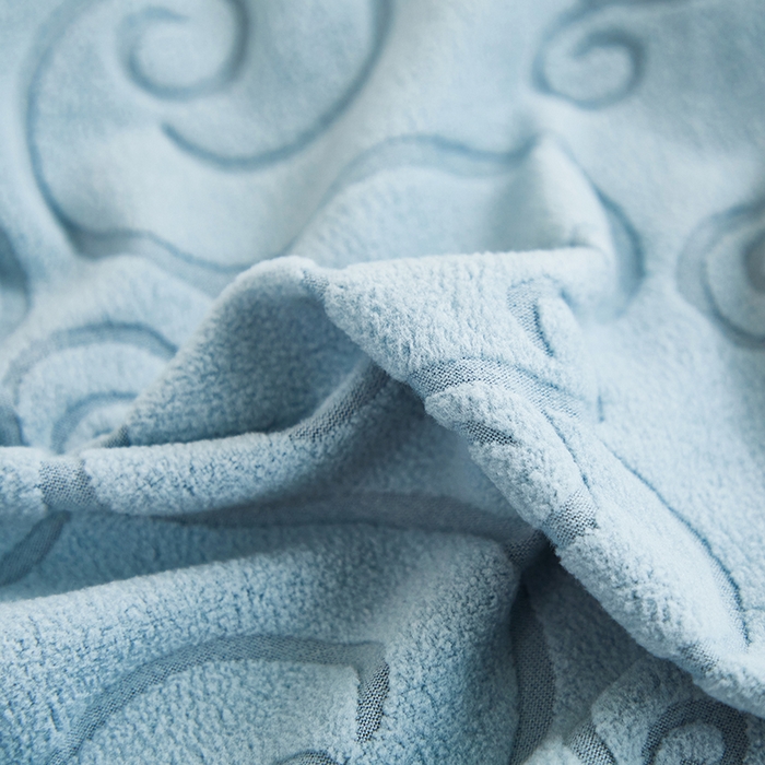 91家纺网 家纺一手货源 找家纺 丝绮鹿 2024新款雕花绒年华系列-弧形椅子套 淡蓝