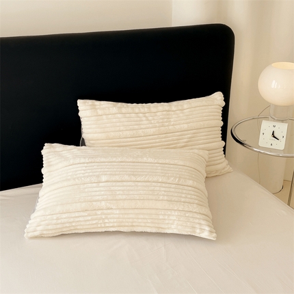 91家纺网 家纺一手货源 找家纺 （总）圣比熊 2025新款兔毛绒子母条枕套