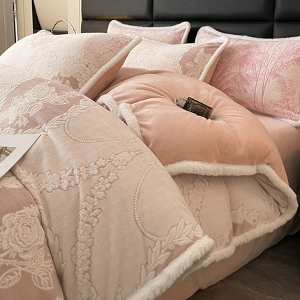 91家纺网 家纺一手货源 找家纺 （总）极简 2024新款加厚保暖高克重立体雕花牛奶绒四件套