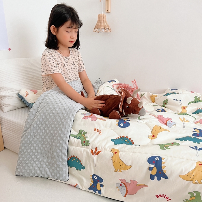91家纺网 家纺一手货源 找家纺 吉咪兔 24年新款幼儿园卡通全棉豆豆被冬季纯棉儿童豆豆毯加厚棉被安抚秋冬宝宝被子 小恐龙