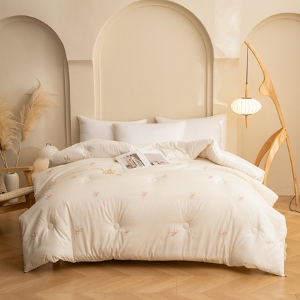 91家纺网 家纺一手货源 找家纺 艺菲阁家纺 2024新款水洗棉数码印花冬被 蝴蝶结