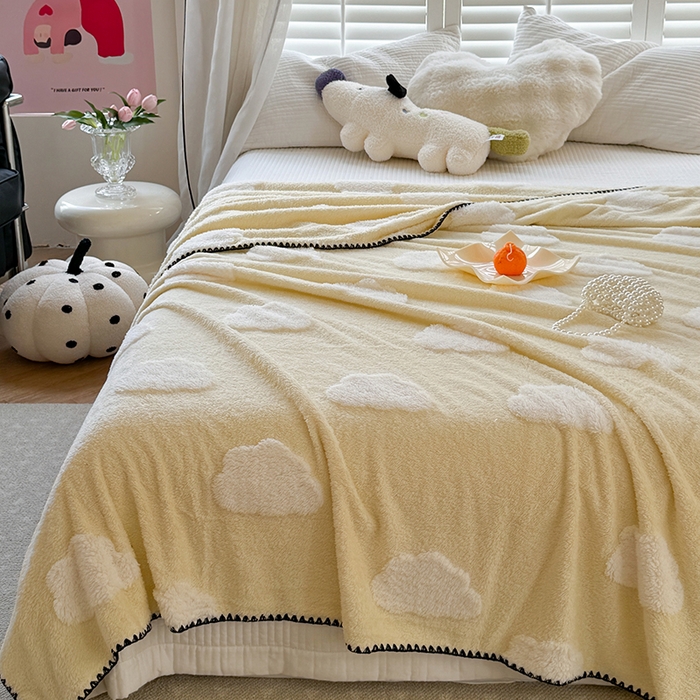 91家纺网 家纺一手货源 找家纺 吉象家纺 2024新款A类高克重棉舒绒贝壳包边毛毯 白云朵朵黄