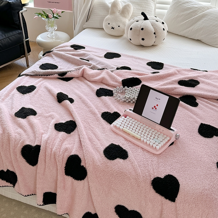 91家纺网 家纺一手货源 找家纺 吉象家纺 2024新款A类高克重棉舒绒贝壳包边毛毯 爱心粉