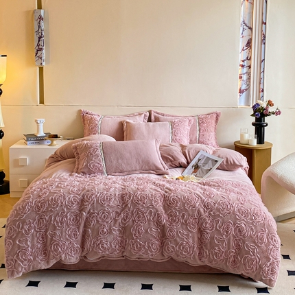 91家纺网 家纺一手货源 找家纺 庭笙 新款高克重牛奶绒仿兔毛立体玫瑰四件套-玫瑰的故事 玫瑰的故事-杏仁粉