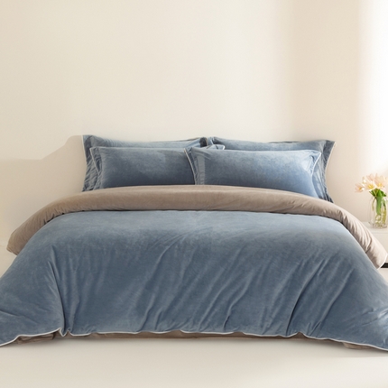 91家纺网 家纺一手货源 找家纺 万盛家纺 2025新款德芙绒牛奶绒法莱绒水晶绒双拼单被套 蓝灰-米灰