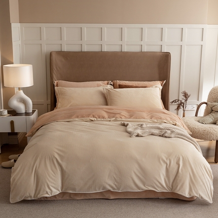 91家纺网 家纺一手货源 找家纺 万盛家纺 2025新款德芙绒牛奶绒法莱绒水晶绒双拼单被套 浅米-奶油橘