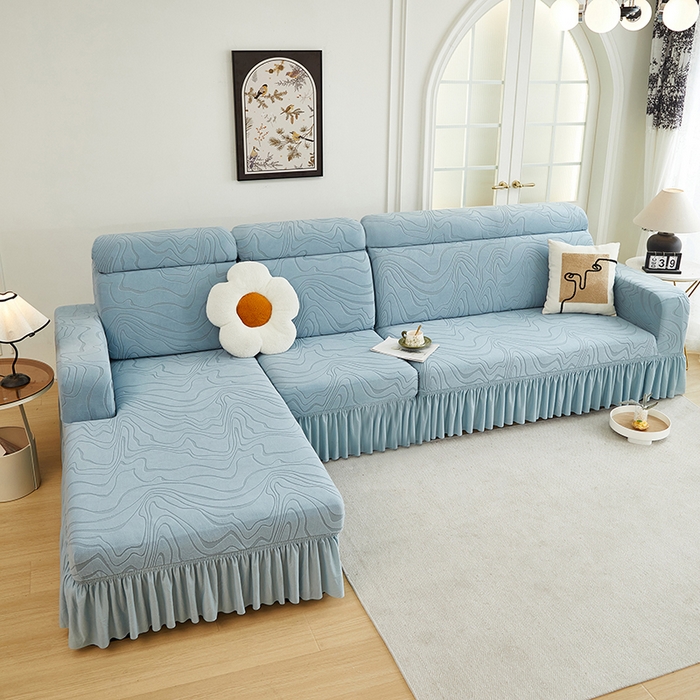 91家纺网 家纺一手货源 找家纺 丝绮鹿 2024新款雕花绒曲意系列沙发套裙边款（贵妃图） 淡蓝