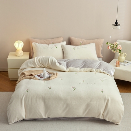 初拾 2024新款300g暖羊绒绣花牛奶绒四件套-绒郁金香 绒郁金香-柔白