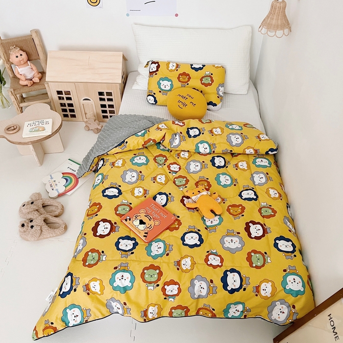 91家纺网 家纺一手货源 找家纺 吉咪兔 24年新款幼儿园卡通全棉豆豆被冬季纯棉儿童豆豆毯加厚棉被安抚秋冬宝宝被子 小狮子