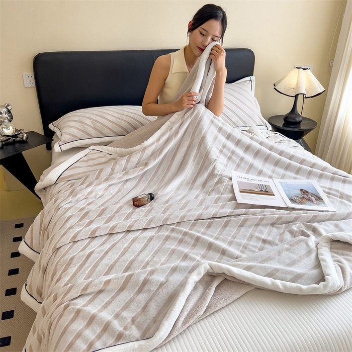 91家纺网 家纺一手货源 找家纺 欧邦 新款加厚荷兰绒牛奶绒剪加印工艺款毛毯 卡其