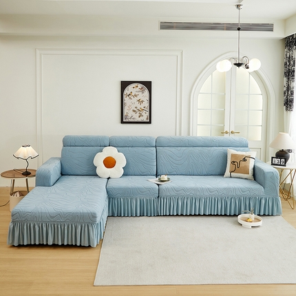 91家纺网 家纺一手货源 找家纺 （总）丝绮鹿 2024新款雕花绒曲意系列沙发套裙边款（贵妃图）