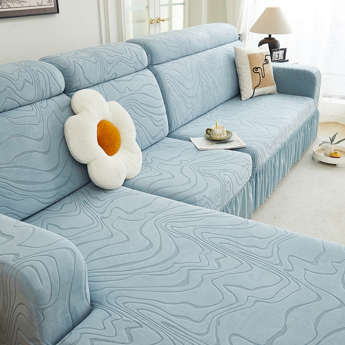 91家纺网 家纺一手货源 找家纺 丝绮鹿 2024新款雕花绒曲意系列沙发套裙边款（贵妃图） 淡蓝