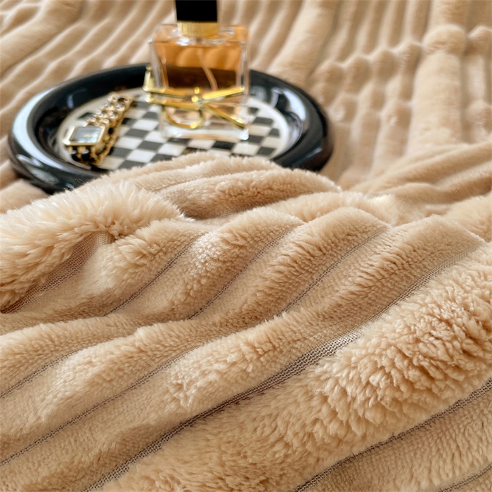 91家纺网 家纺一手货源 找家纺 梦舒羽 2025新款兔毛绒子母条枕套 卡其色