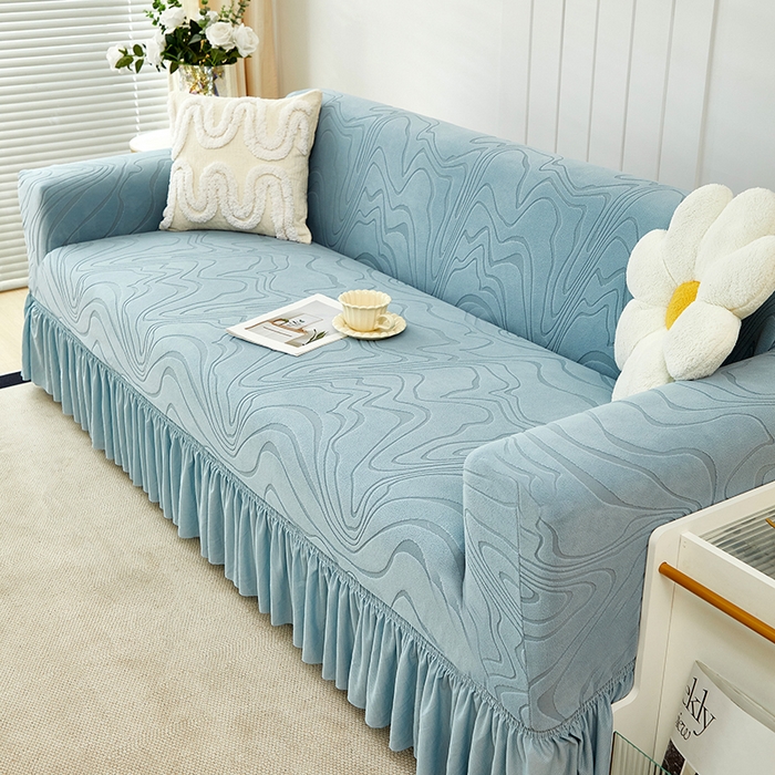 91家纺网 家纺一手货源 找家纺 丝绮鹿 2024新款雕花绒曲意系列沙发套裙边款（三人图） 淡蓝