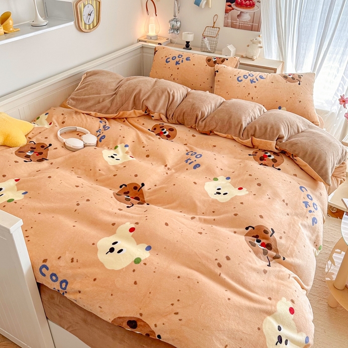 91家纺网 家纺一手货源 找家纺 呗旺鹿 2024新款高克重卡通印花毛巾绣牛奶绒四件套 萌宠曲奇