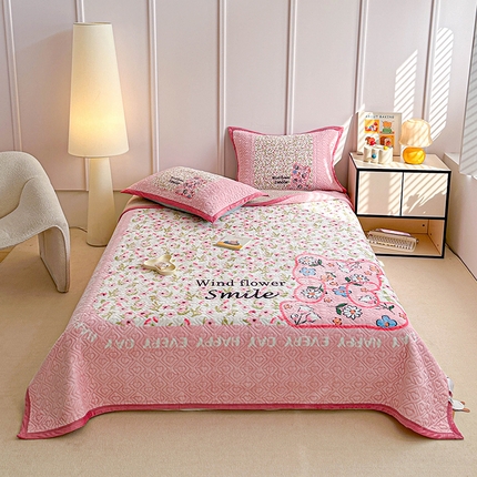 91家纺网 家纺一手货源 找家纺 源舜家纺 2025新款AB版云貂绒床盖 小花熊