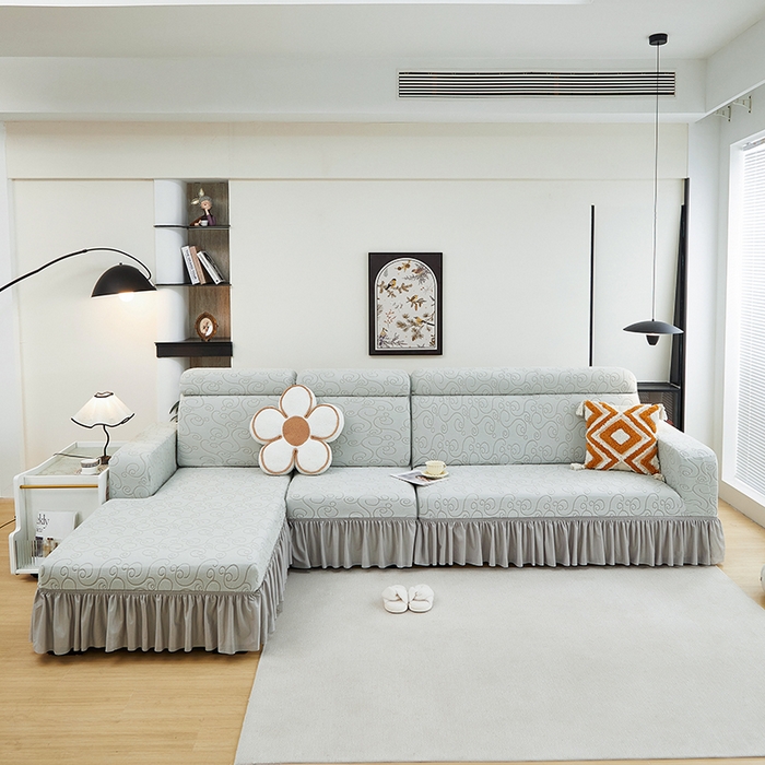 91家纺网 家纺一手货源 找家纺 丝绮鹿 2024新款雕花绒年华系列裙边沙发套（贵妃图） 浅灰