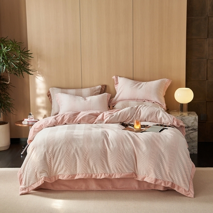 时年家纺 2024新款高克重暖暖云朵牛奶绒工艺款四件套-素羽 素羽-甜粉