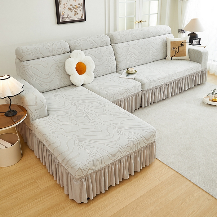 91家纺网 家纺一手货源 找家纺 丝绮鹿 2024新款雕花绒曲意系列沙发套裙边款（贵妃图） 浅灰