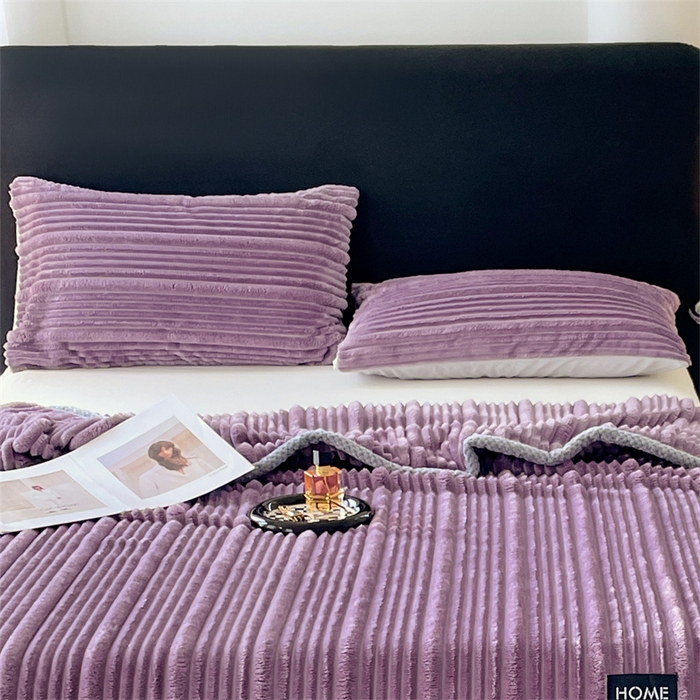 91家纺网 家纺一手货源 找家纺 梦舒羽 2025新款兔毛绒子母条枕套 魅力紫