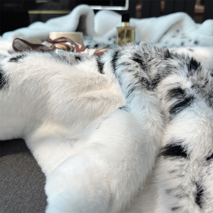 91家纺网 家纺一手货源 找家纺 凯轩毛毛毯毯子网销专供 2024新款仿皮草轻毛毛毯毯子-魅影系列 魅力