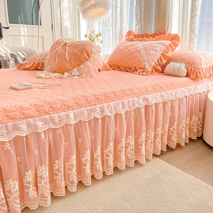 91家纺网 家纺一手货源 找家纺 2024新款加厚牛奶绒蕾丝刺绣床裙单床裙-莫奈花园系列 莫奈花园-梦幻玉